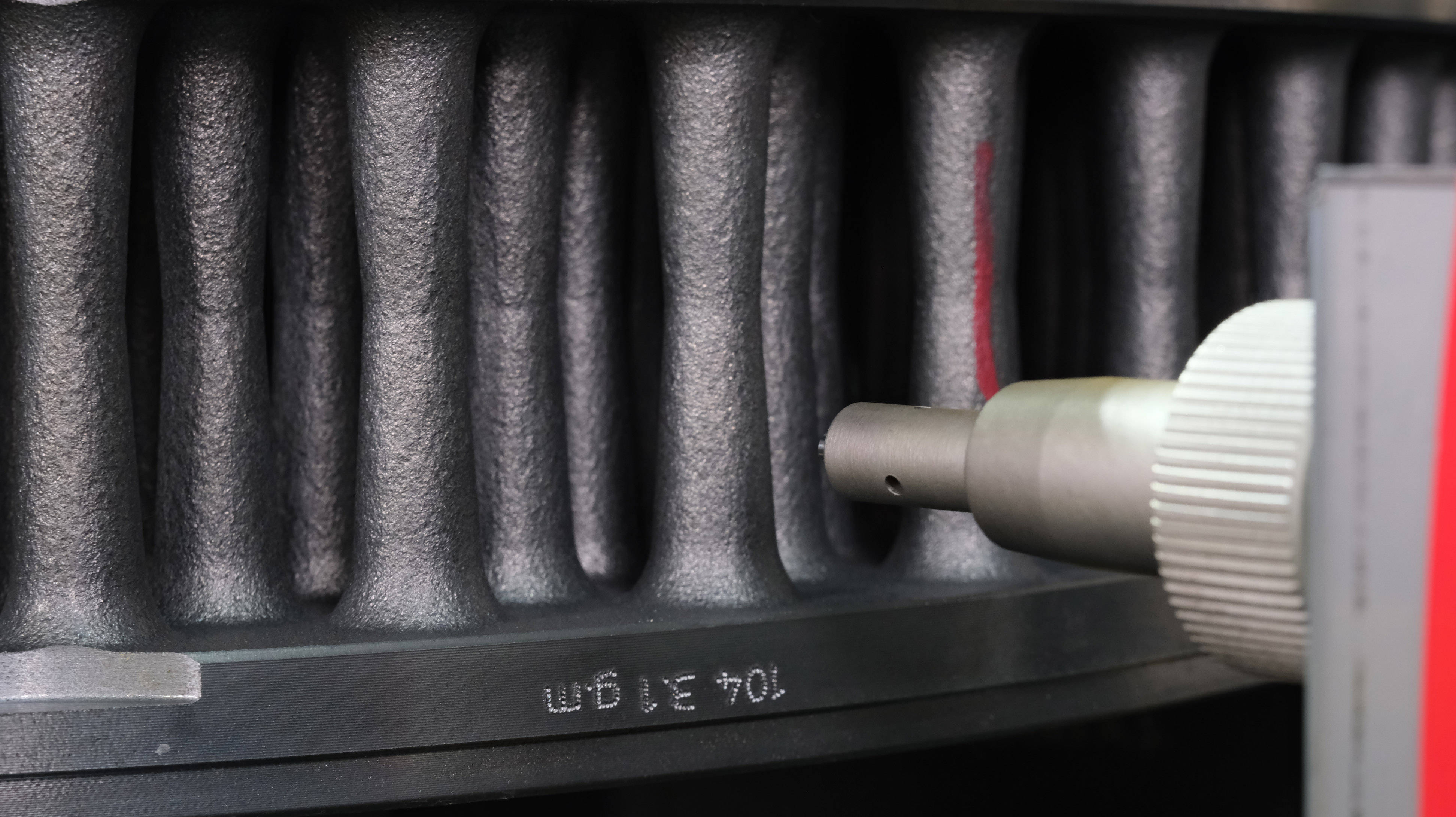 Messmatic ODF-301 - ventilated disc detail with marking head visible